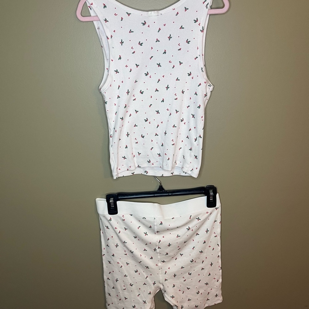 SKIMS Limited Edition Mistletoe Rib Tank & Boxer Set - Picture 7 of 8